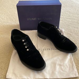 Stuart Weitzman MrsPats black velvet oxfords with pearl closure - W size 12